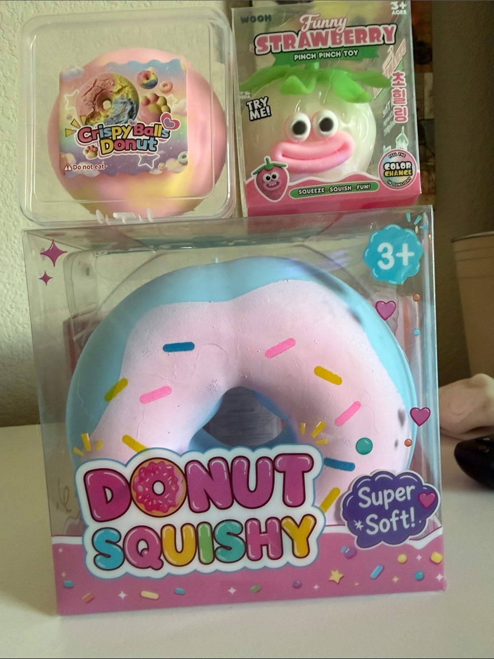 🎀🎀Cute JUMBO DONUT SQUISHY - 🍓🍓”Color CHANGING”STRAWBERRY - “WAX CRACKLE DONUT”
